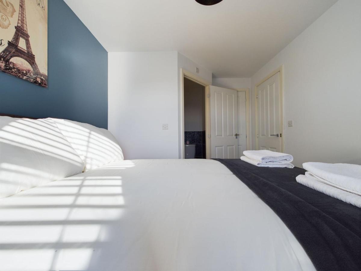 247 Serviced Accommodation In Stafford- 3Br Townhouse Exterior foto